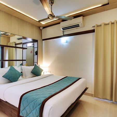 ไวท์ คาสเซิล Hotel บังกาลอร์ ภายนอก รูปภาพ