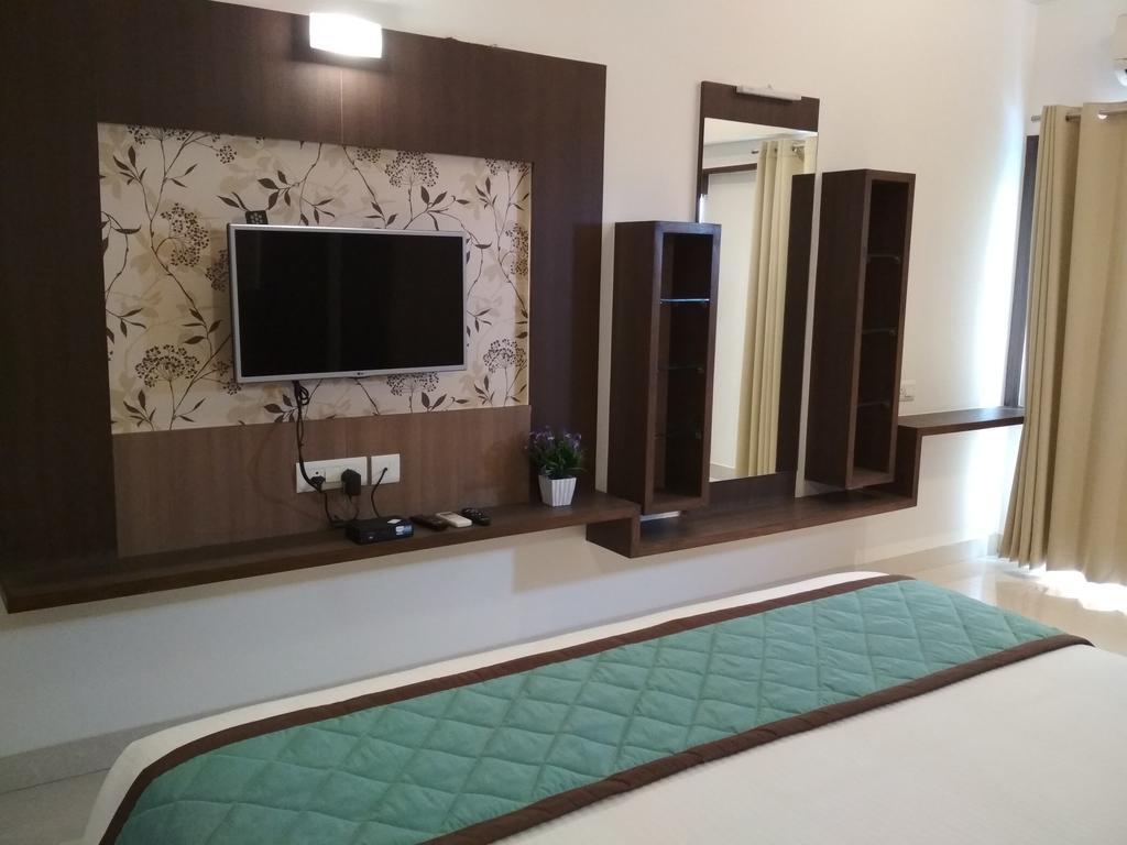 ไวท์ คาสเซิล Hotel บังกาลอร์ ภายนอก รูปภาพ