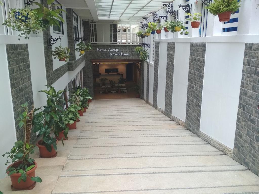 ไวท์ คาสเซิล Hotel บังกาลอร์ ภายนอก รูปภาพ