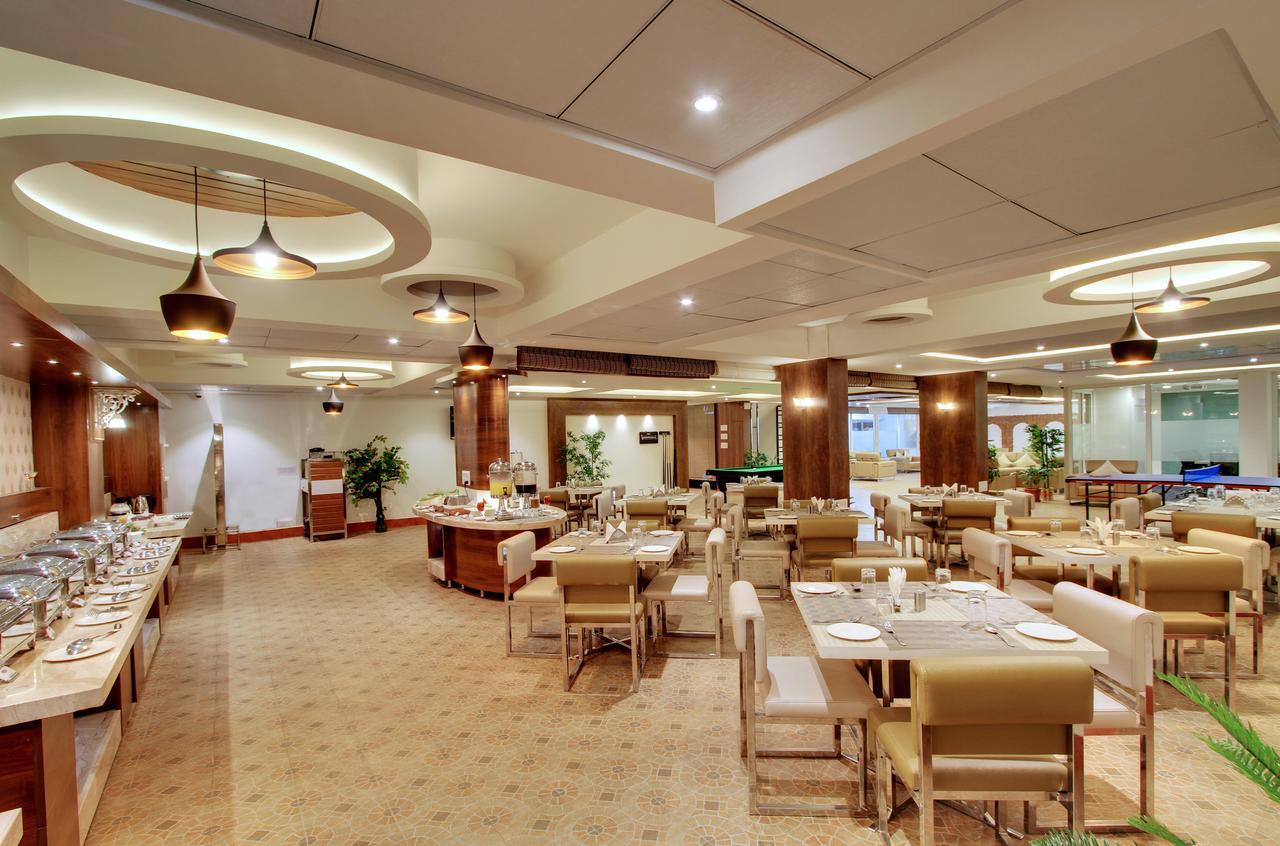 ไวท์ คาสเซิล Hotel บังกาลอร์ ภายนอก รูปภาพ