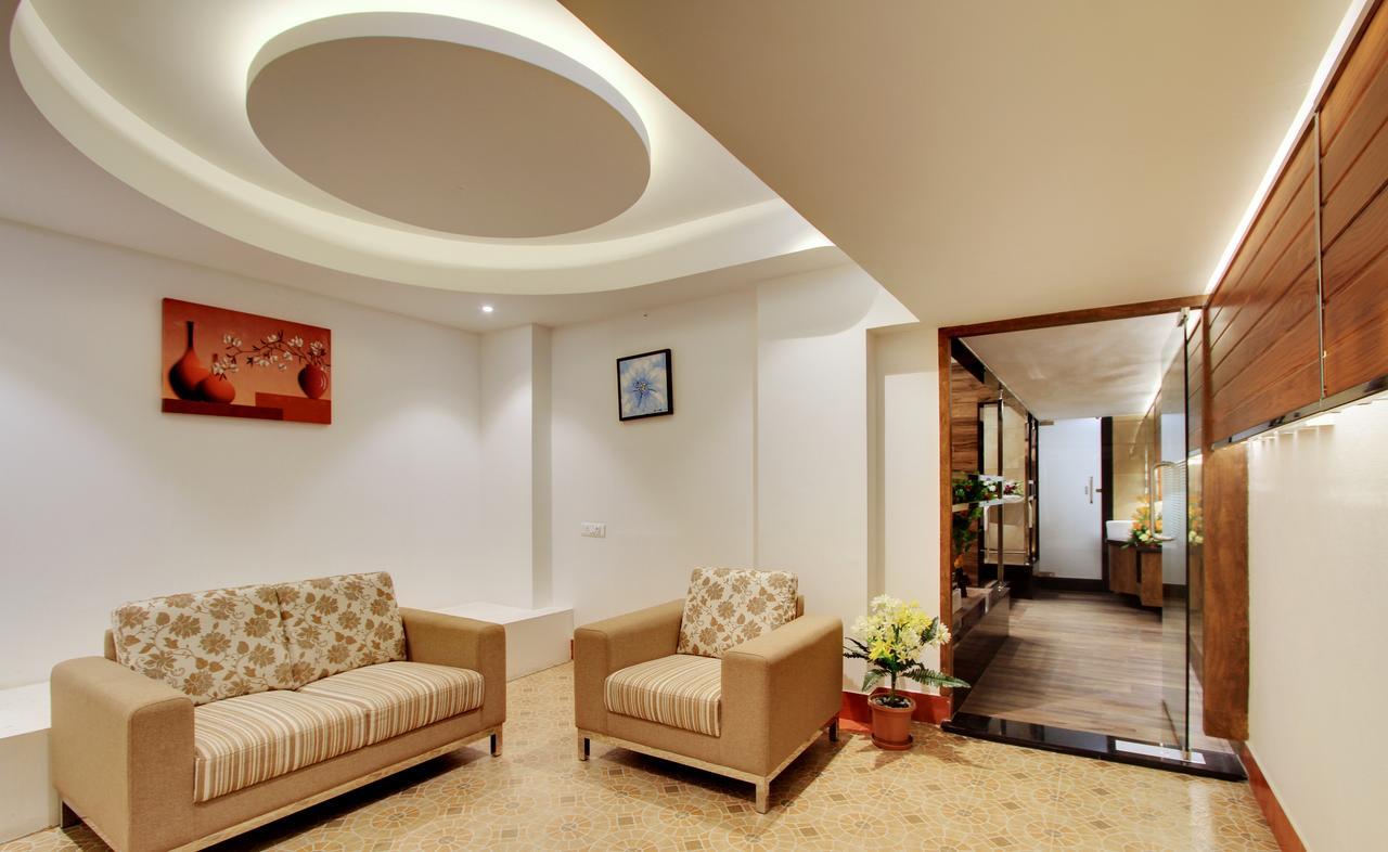 ไวท์ คาสเซิล Hotel บังกาลอร์ ภายนอก รูปภาพ