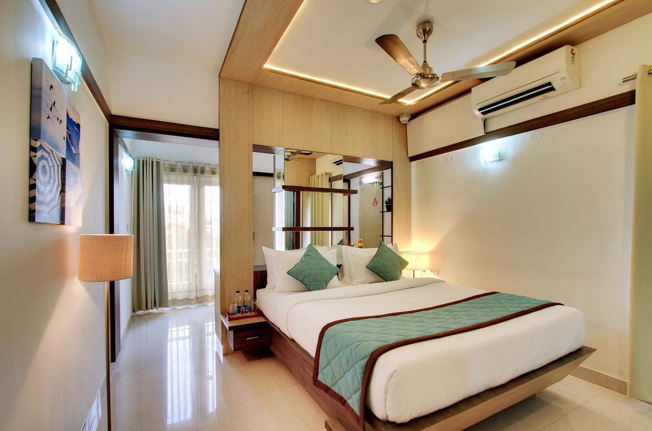 ไวท์ คาสเซิล Hotel บังกาลอร์ ภายนอก รูปภาพ