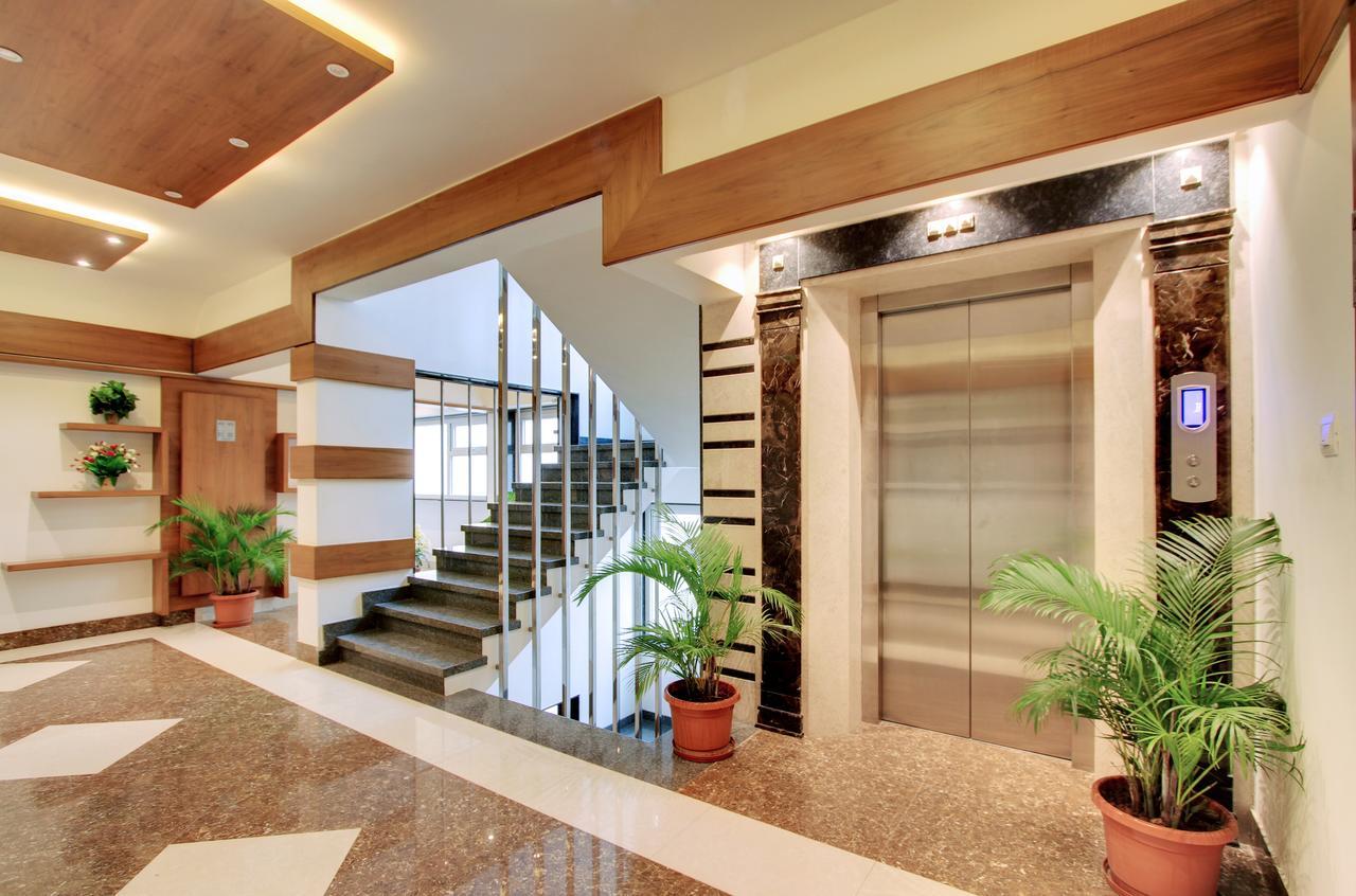 ไวท์ คาสเซิล Hotel บังกาลอร์ ภายนอก รูปภาพ