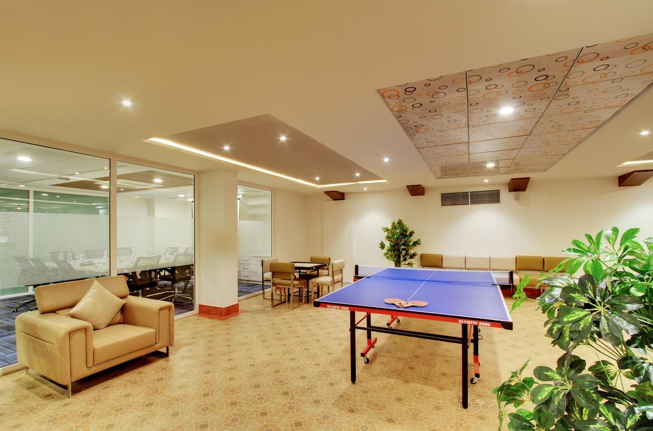 ไวท์ คาสเซิล Hotel บังกาลอร์ ภายนอก รูปภาพ